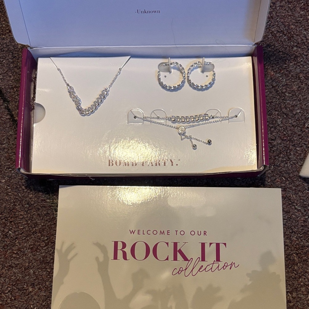 Bomb Party Silver Jewelry Set